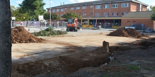 Arranquen les obres de construcció de la pista coberta a l'escola Ausiàs March