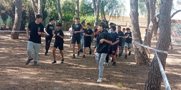 Més 300 alumnes de les escoles i l'institut disfruten d'un matí de curses "camp a través"