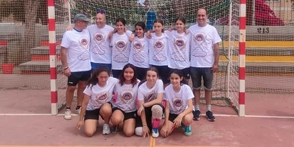 L'equip femení del club de futbol sala Altamira-Picanya guanya la lliga escolar de la ciutat de València