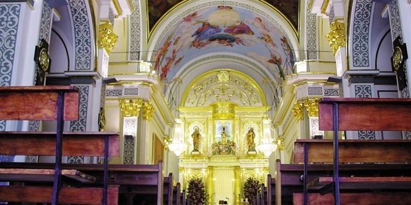 99-03esglesiainterior